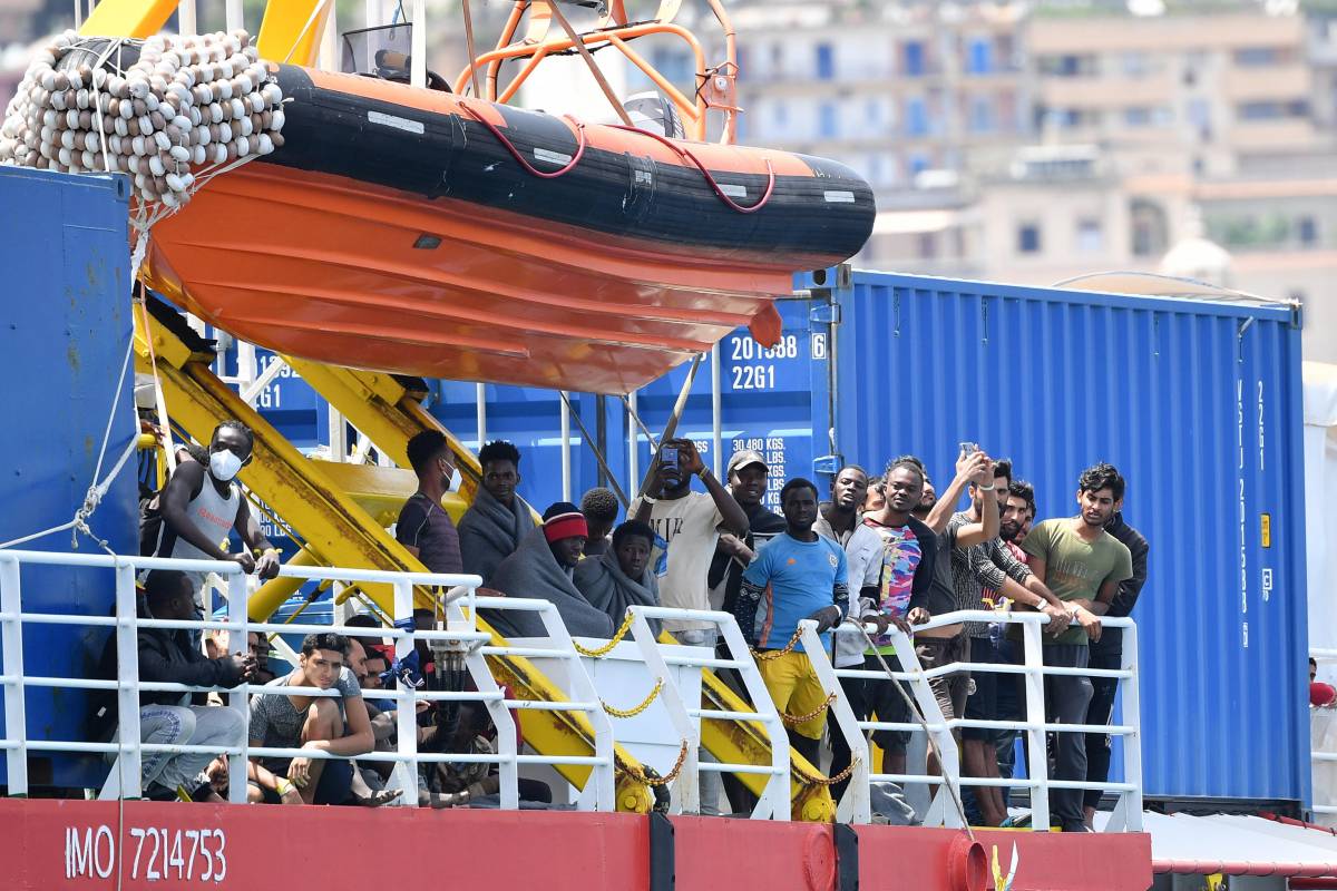 “Governo neofascista”. Stop per due navi Ong dei migranti