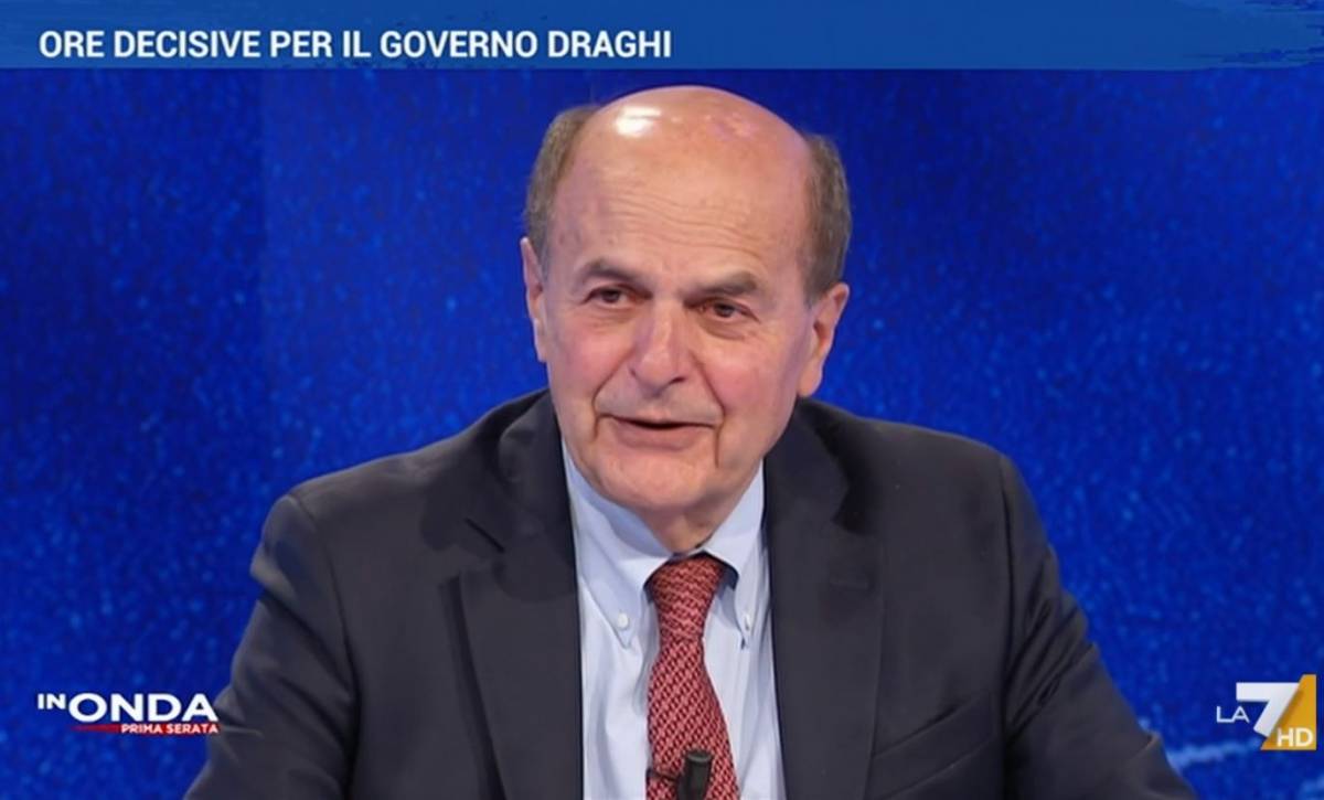 "Ha ragione...". Bersani difende Conte e strizza l'occhio ai 5S