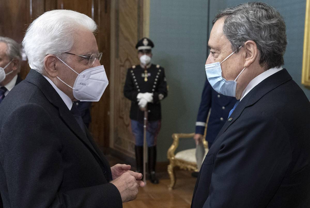 "Vi spiego le differenze tra il Papeete di Salvini e quello di Conte. E Draghi..."
