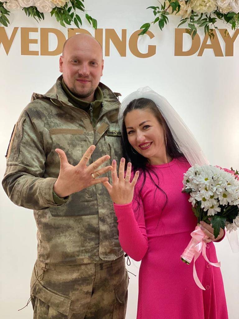 "Da sposa di guerra a vedova in tre mesi". Il sogno spezzato di Svetlana e Andriy