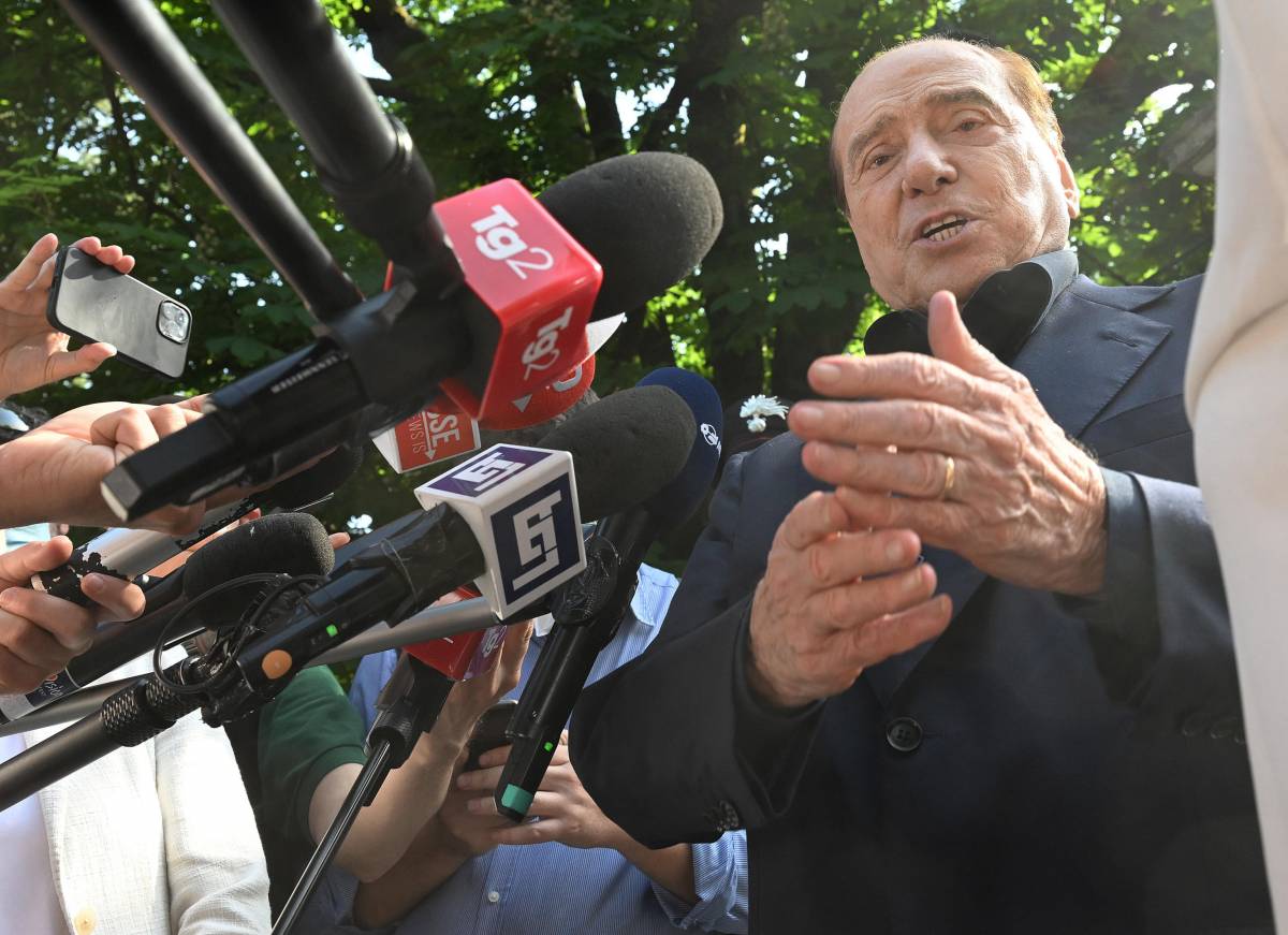 Berlusconi: "Sarà un governo di alto profilo e credibile a livello internazionale"