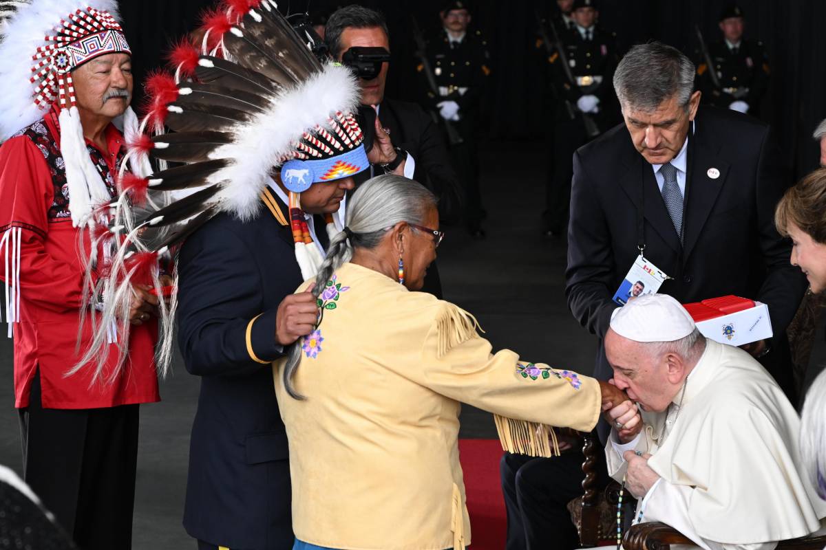 Il Papa vola in Canada per le scuse ai nativi
