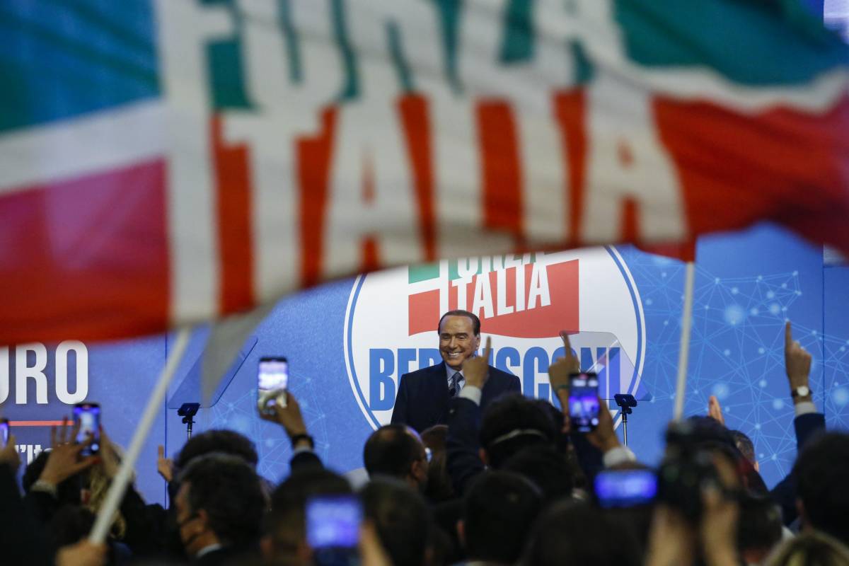 Berlusconi: "Il mio programma per levare i signori di sinistra"
