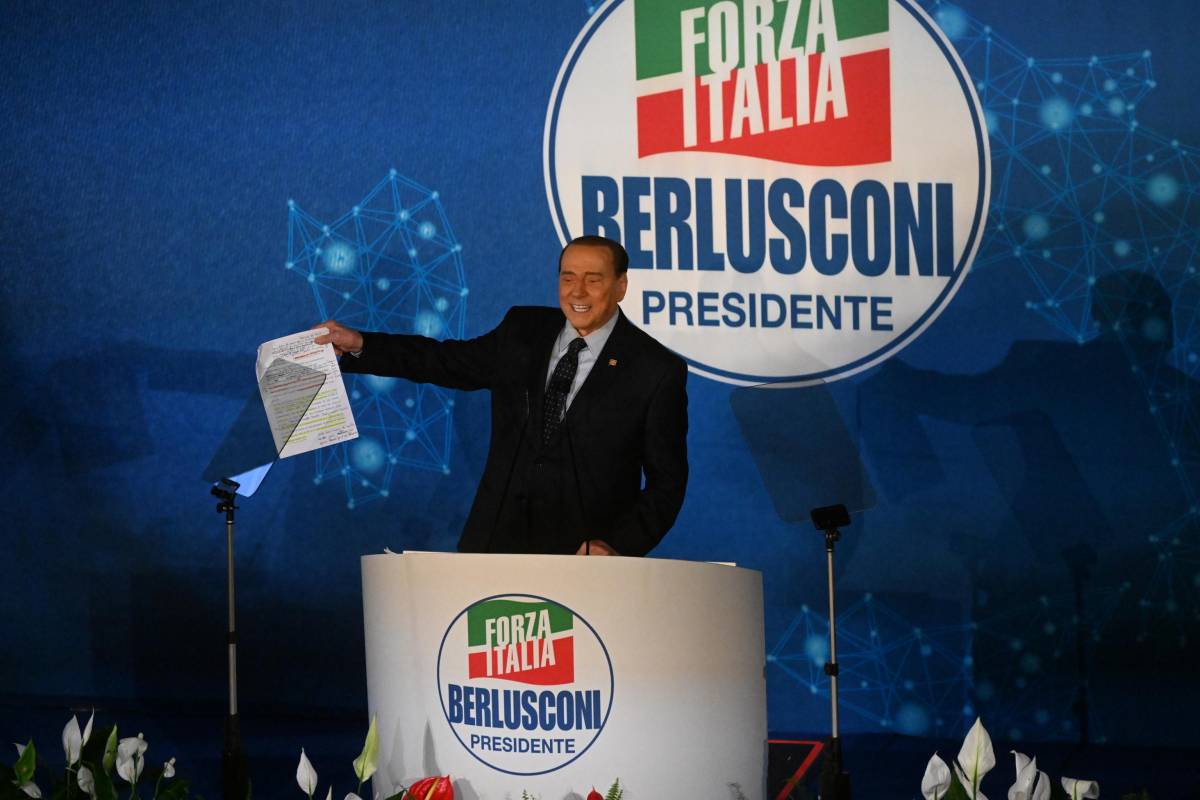 "Col presidenzialismo Mattarella dovrebbe dimettersi". E la sinistra strumentalizza Berlusconi