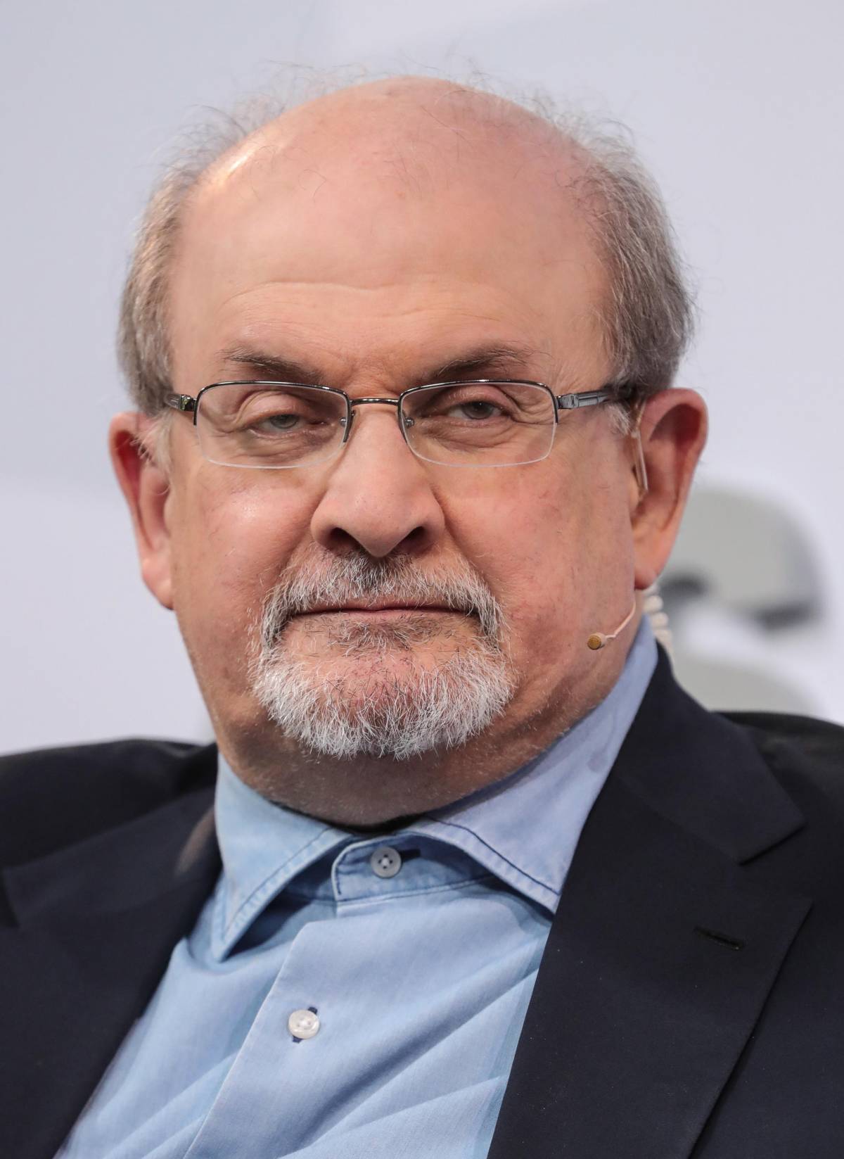 L'attentatore di Rushdie parla dal carcere: "L'ho aggredito perché ha attaccato l'islam"