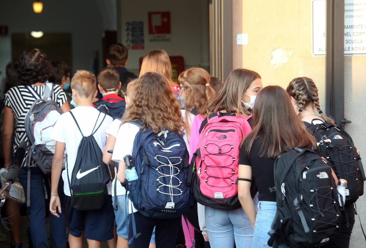 Allarme nelle scuole di Roma: ecco l'ultima moda del momento
