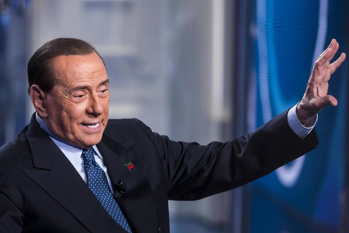 Berlusconi convince i giovani "Zero tasse per chi vi assume"