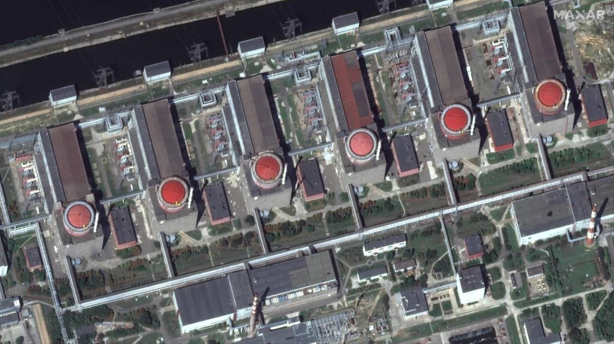 "Esplosivi sul tetto". Allarme per la centrale nucleare di Zaporizhzhia: cosa può succedere