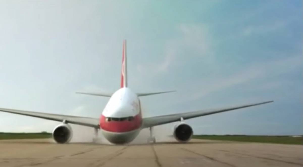 Ricostruzione dell'atterraggio dell'Air Canada 143 (Screen Kevin Gaming via YouTube)