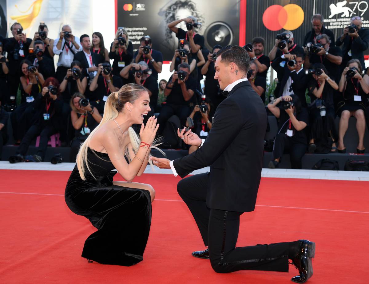 Il red carpet, la proposta di nozze e le polemiche: cosa è successo a Sophie  Codegoni - ilGiornale.it