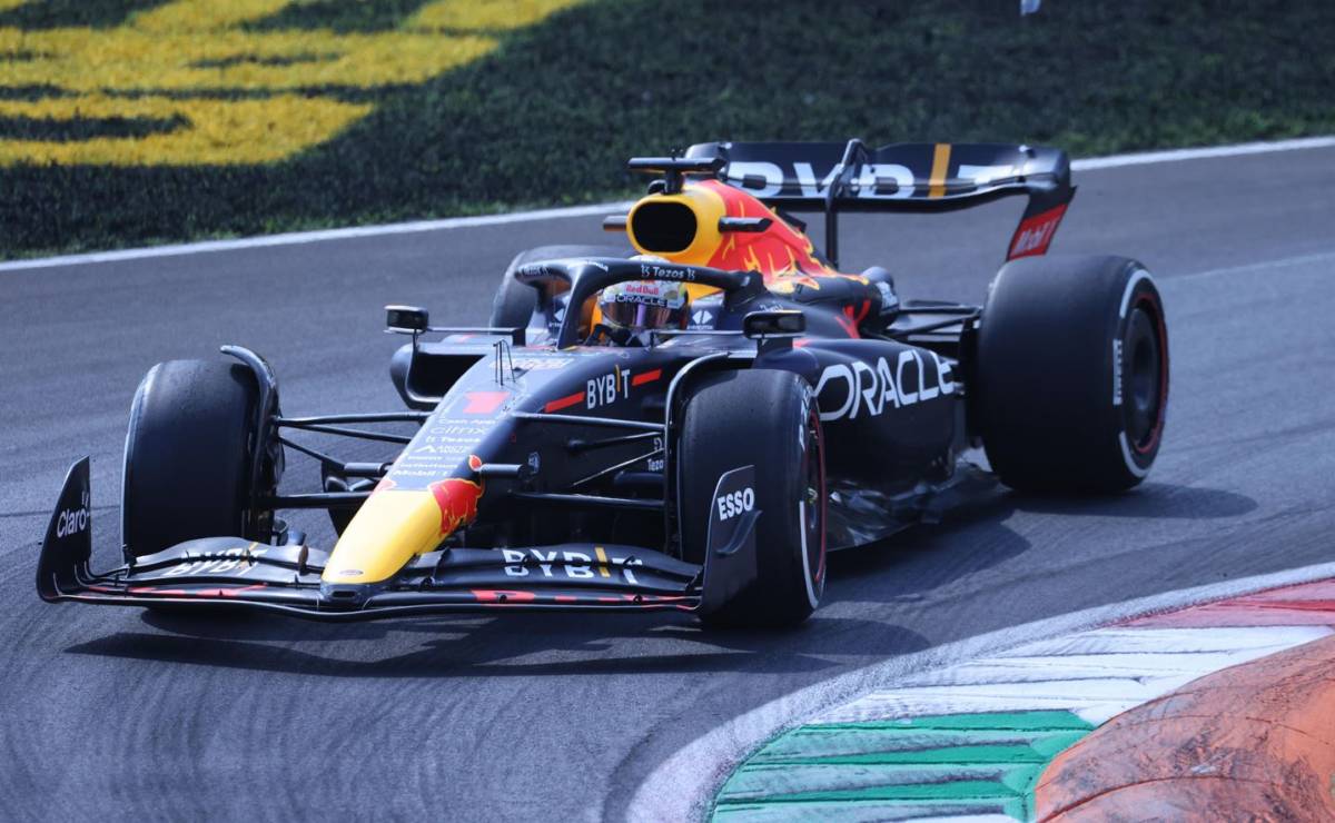 Verstappen beffa Leclerc a Monza: è polemica per la safety car