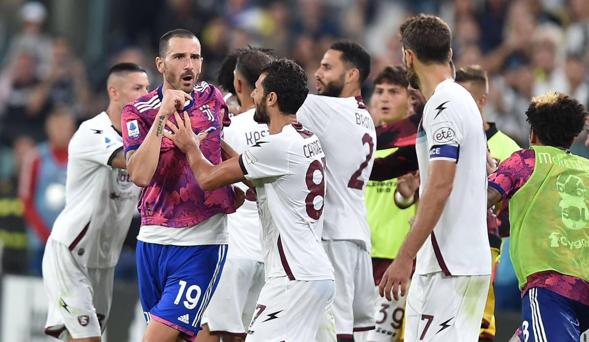 Maxi rissa e cinque espulsi: cosa è successo nel finale di Juve-Salernitana