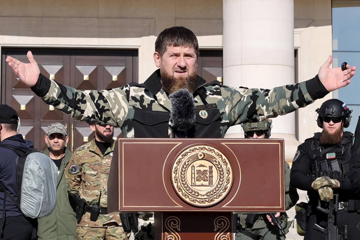 Kadyrov, il pitbull al servizio del padrone Putin "Lo Zar gli aveva chiesto di uccidere Zelensky"