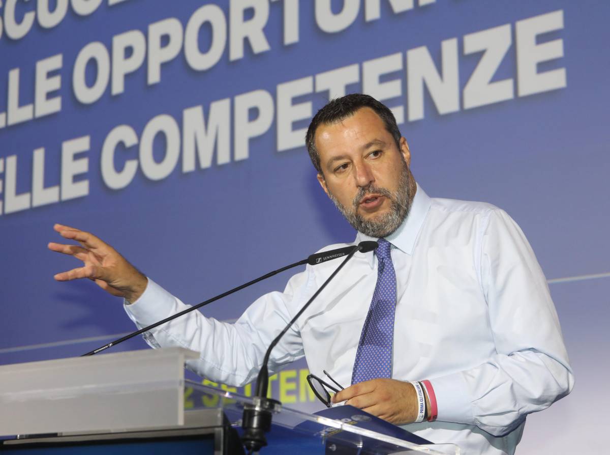 Salvini: "Fondi russi? Imbarazzante per chi la cavalca"