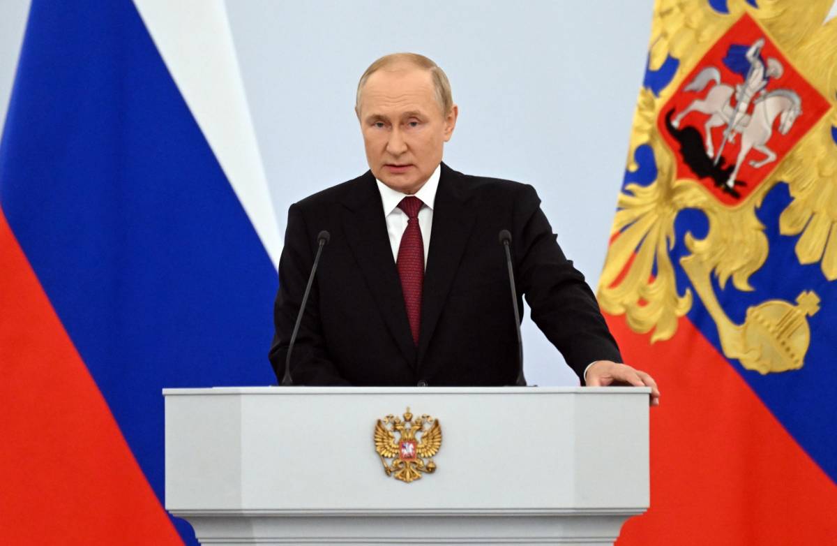 Il presidente Putin compie gli anni. Sempre più isolato, irrazionale e paranoico