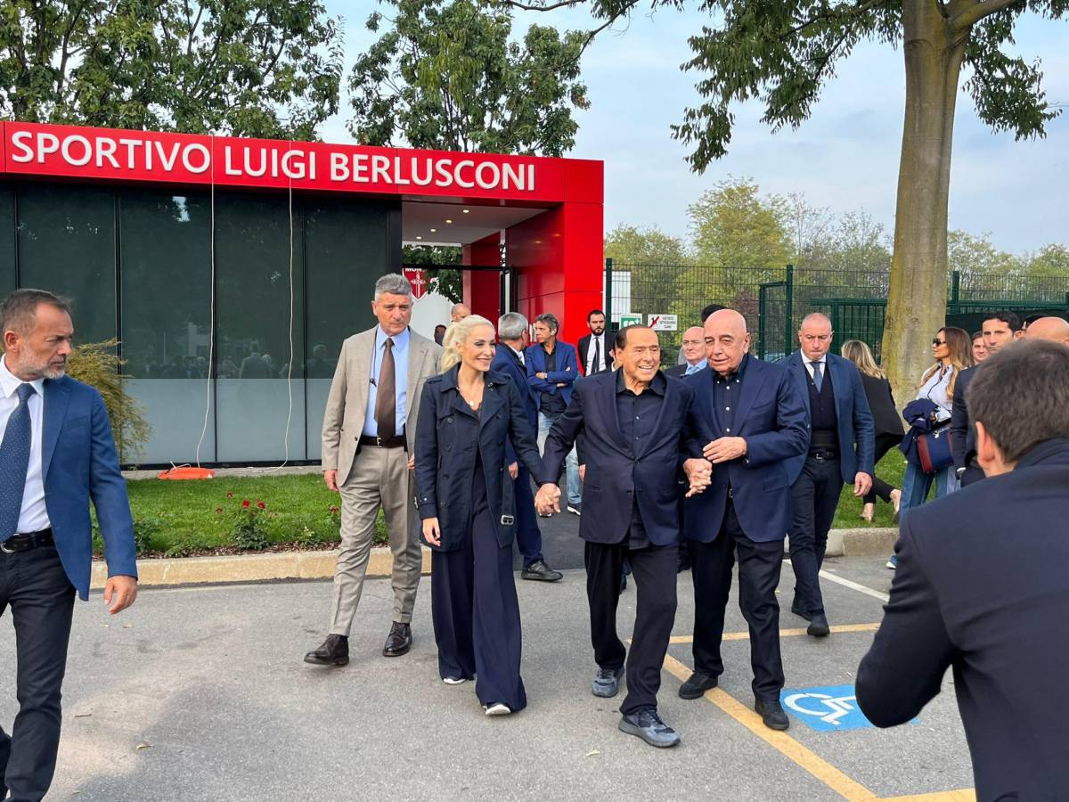 ”È stato un grande padre": l'omaggio del Cav a Luigi Berlusconi al centro sportivo del Monza