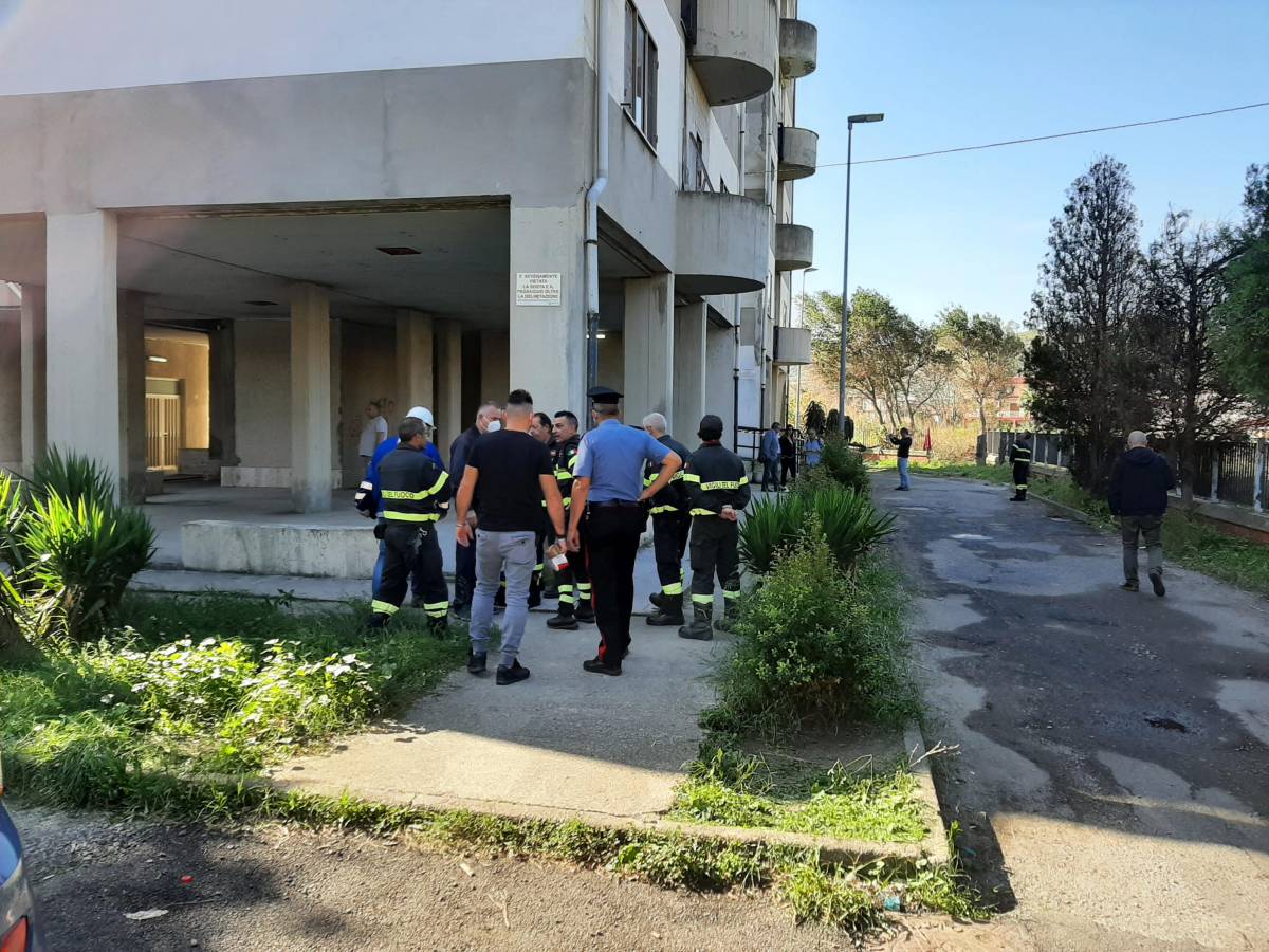 Tragedia a Catanzaro. La loro casa va a fuoco muoiono tre fratelli