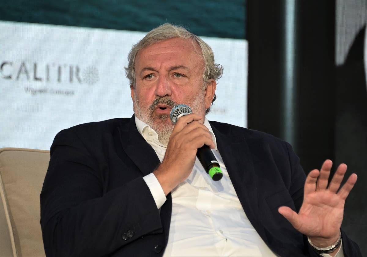 "Faremo ciò che ci chiedono". Emiliano si sottomette a Conte e 5stelle