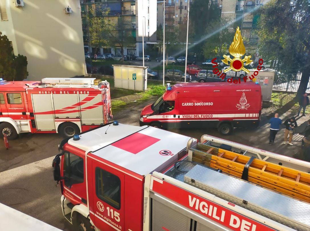 Due incendi, scuola evacuata a Milano