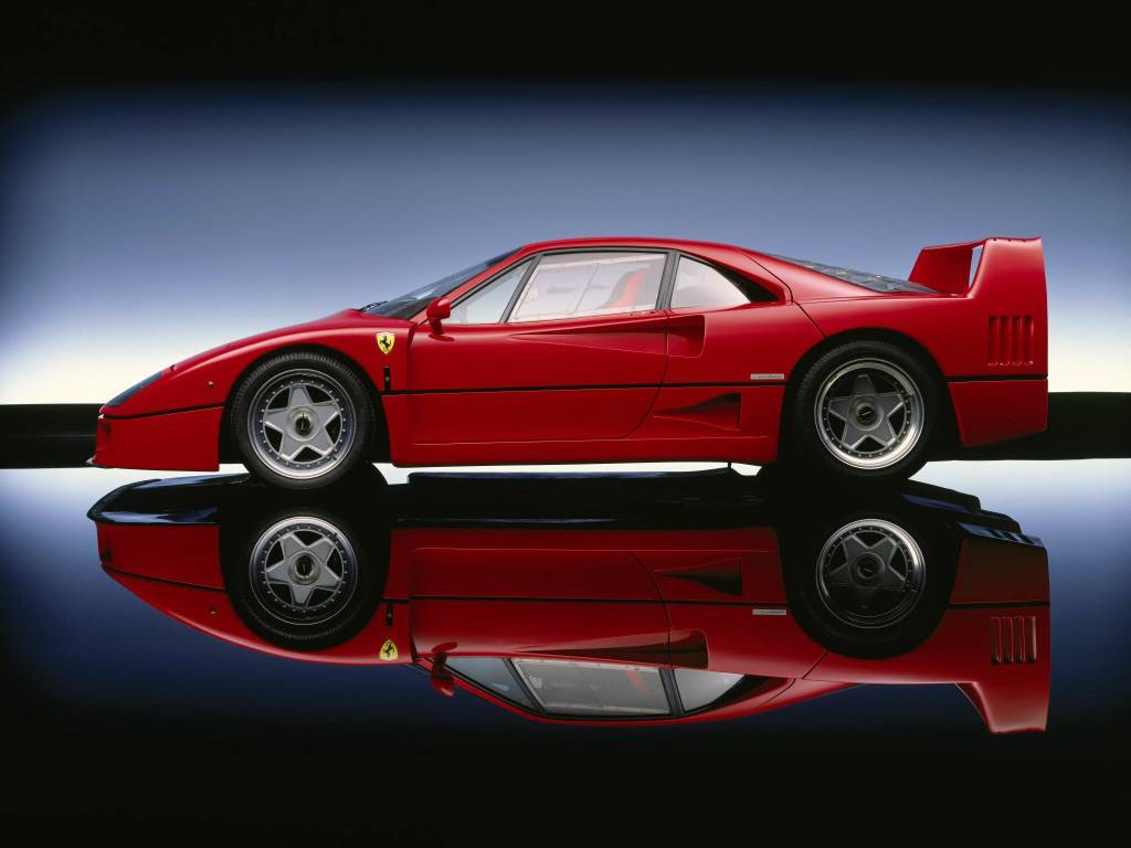Ferrari F40, l'eredità del Drake e il duello tra passato e futuro