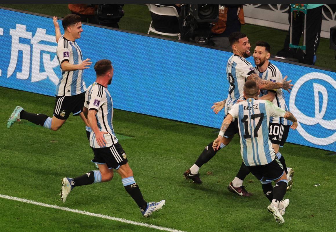 L'Argentina piega 2-1 l'Australia e vola ai quarti finale 