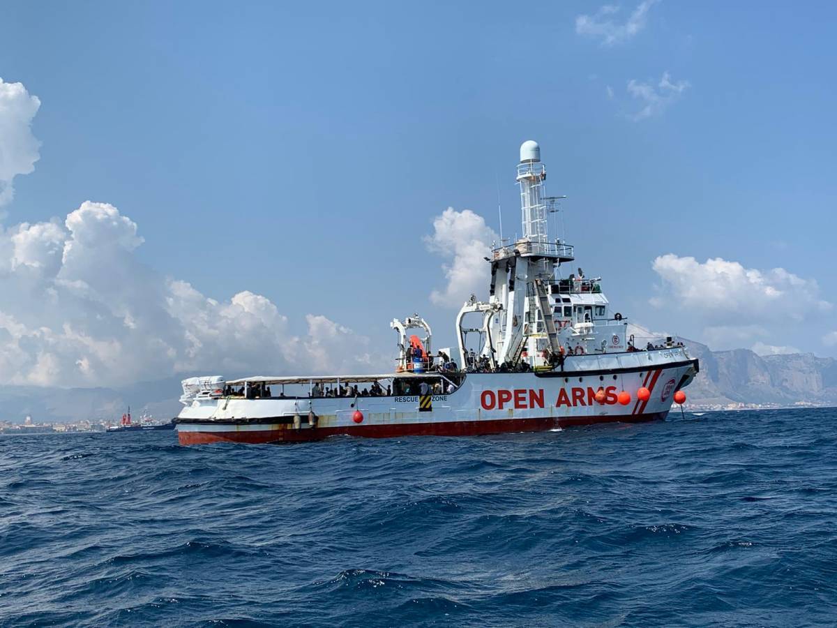 "Ne vale la pena". Open Arms sfida ancora l'Italia e torna in mare