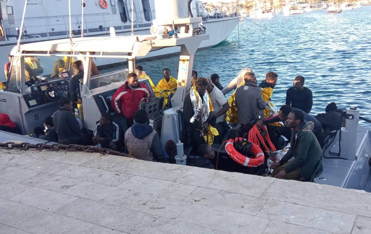 "Oltre 100mila sbarchi": i numeri dell'assalto alle coste italiane