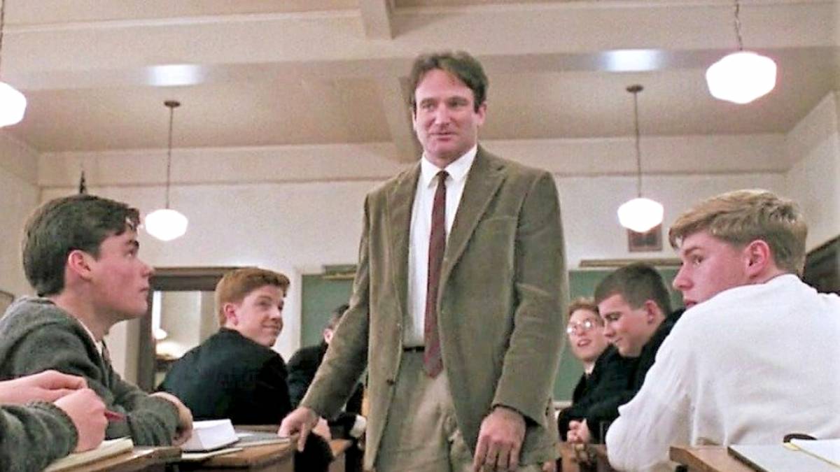 L'attimo fuggente, l'inno di una generazione nel film con Robin Williams 