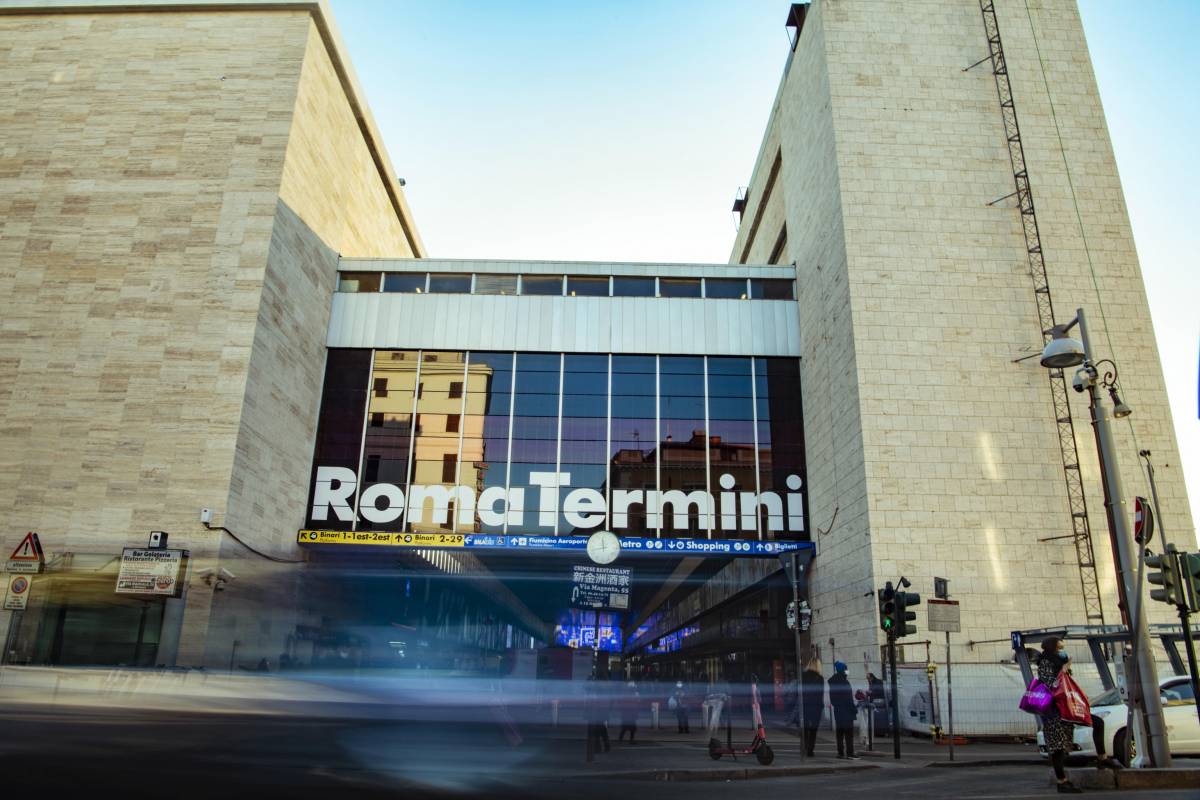 Roma, un cadavere sui binari: choc alla stazione Termini - il Giornale