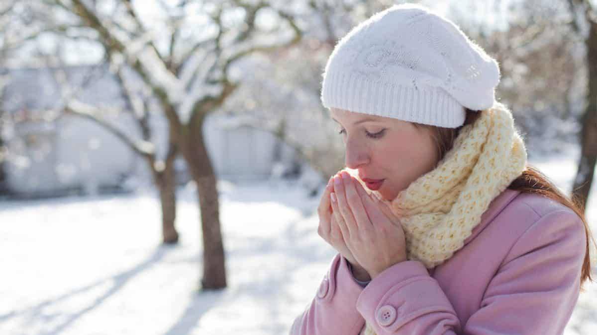 Arrivano i primi freddi: come vestirsi e cosa mangiare per restare caldi