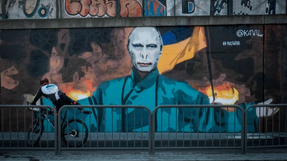 Murales a Poznan, Polonia, raffigurante Putin nei panni di Voldemort