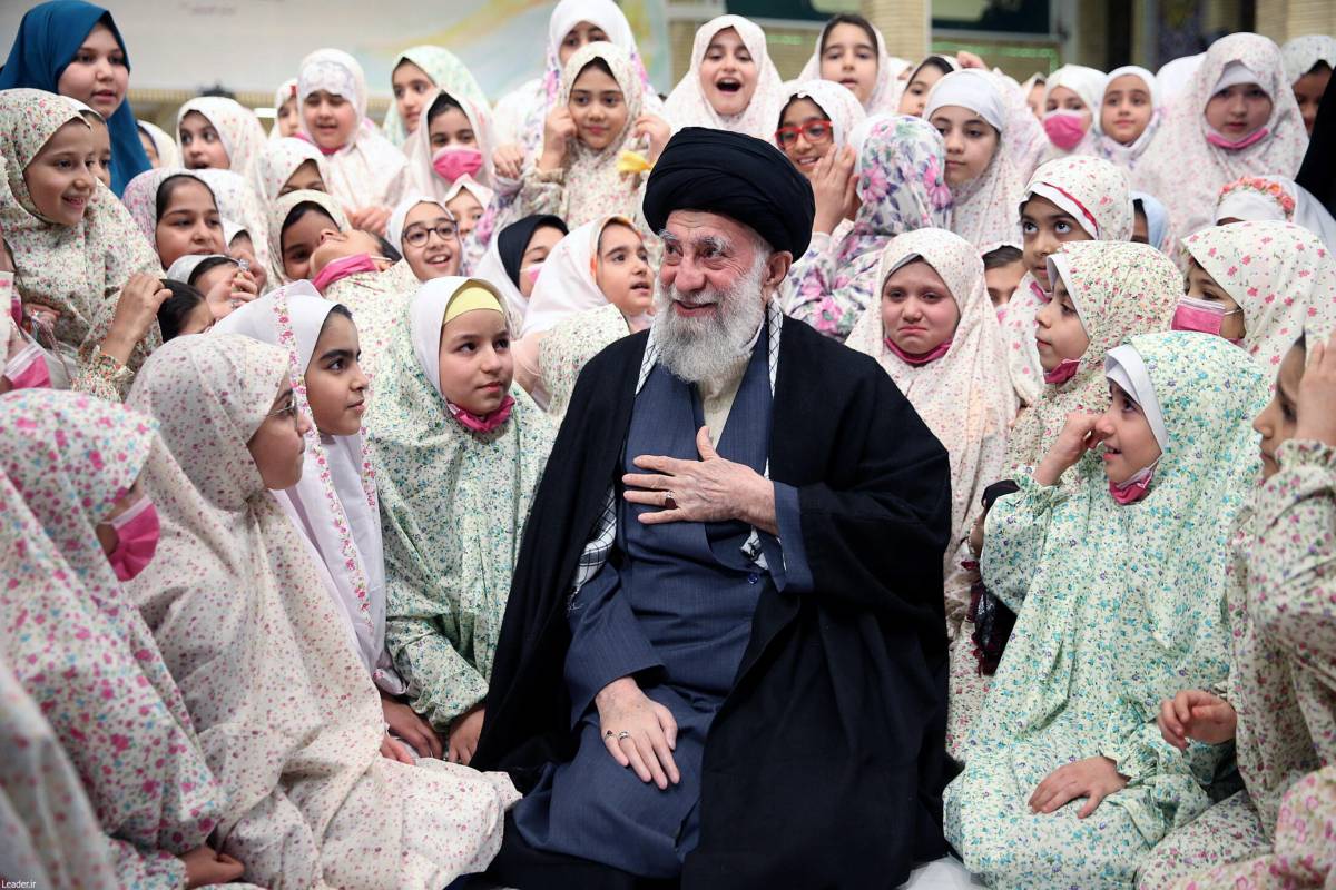 Iran, 2.400  studentesse avvelenate nelle scuole. Khamenei: "Imperdonabile"