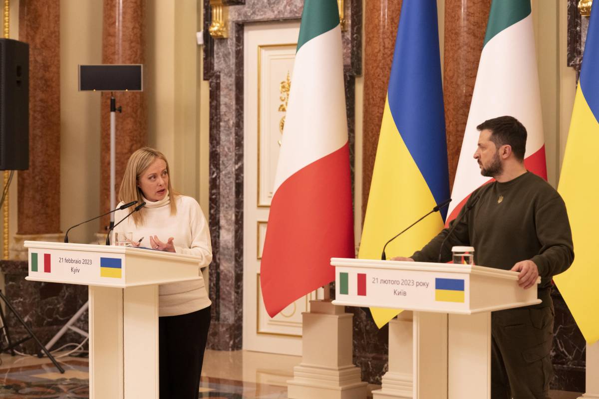 "L'Italia non tentenna". Meloni conferma l'appoggio a Zelensky