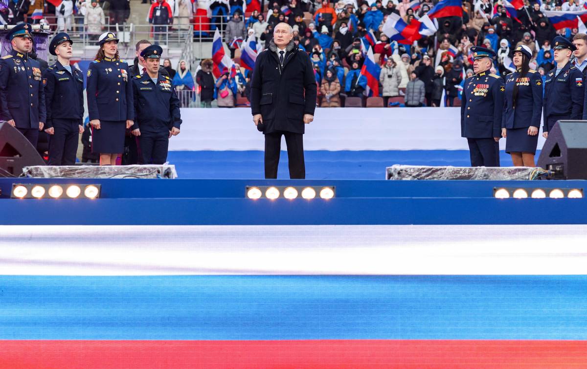 Putin ultrà a Mosca: "Battaglia eroica per le terre storiche". E punta la Moldavia
