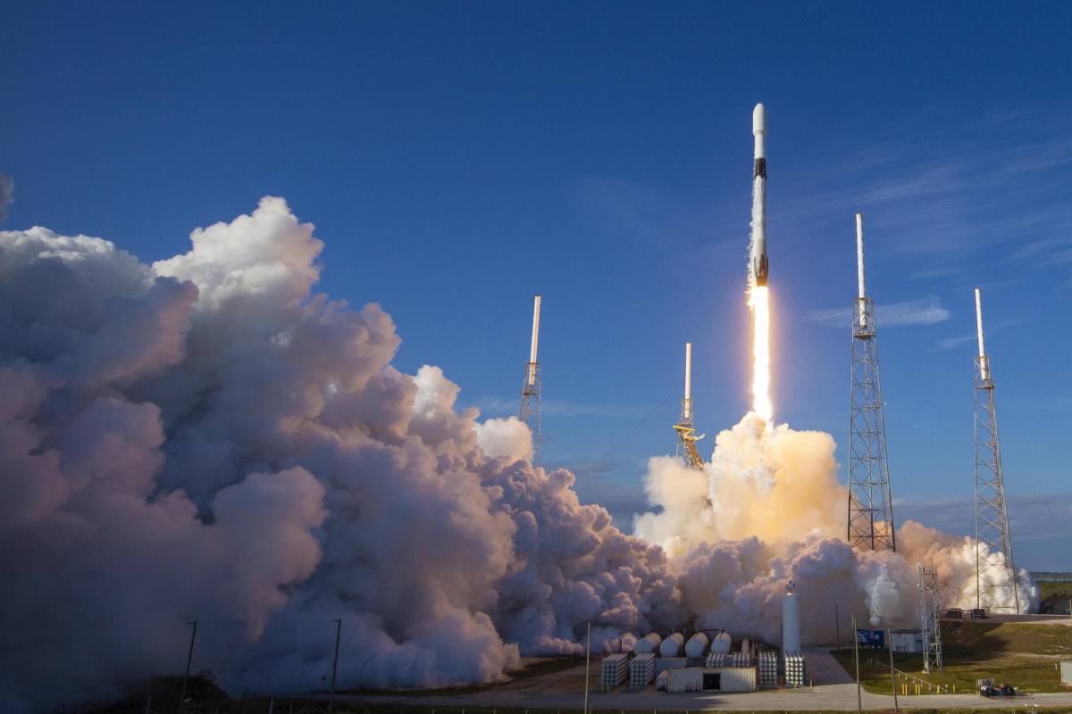 "Così può abbattere Starlink": come funziona la nuova arma a microonde che spaventa Musk