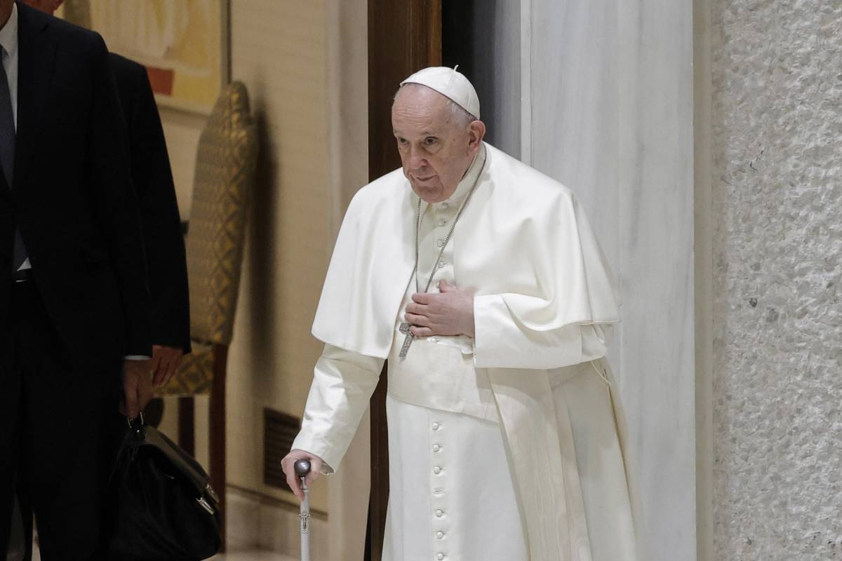 "Sì, faccio politica". Papa Francesco racconta la propria missione