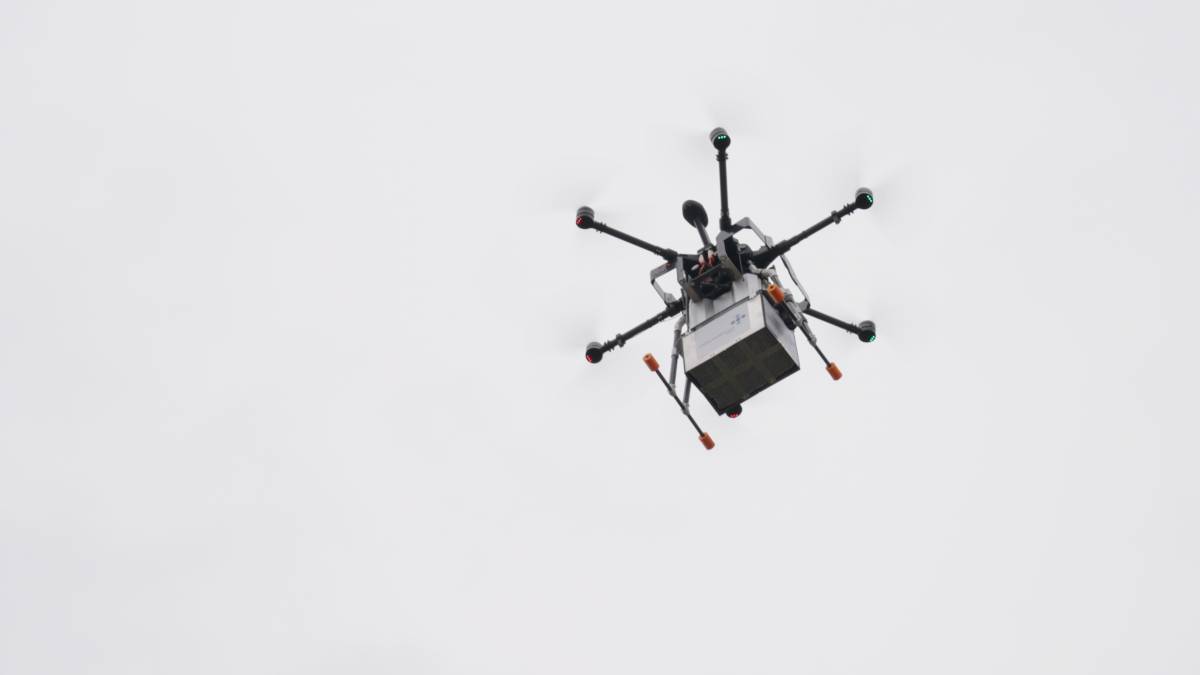 Il primo volo con un drone per il trasporto di sangue