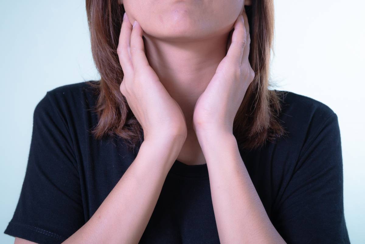 Tumore alla gola: quali sono i sintomi e le cure disponibili