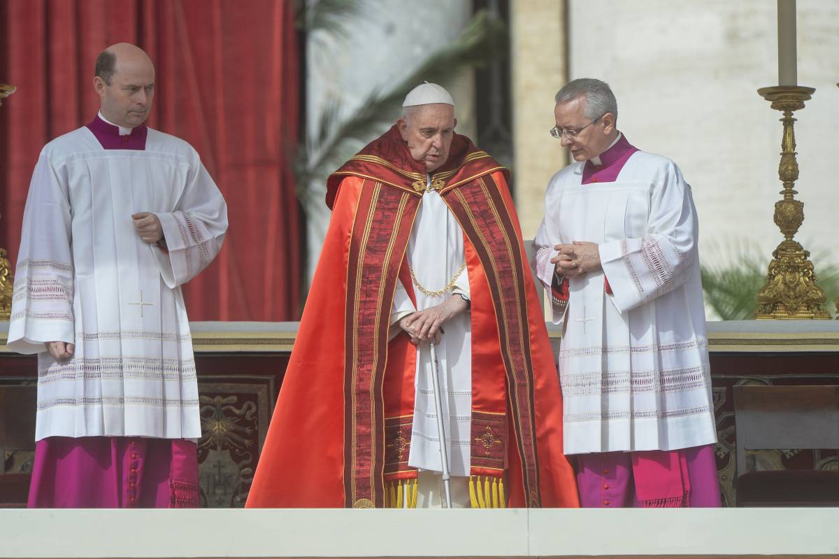 La folla si stringe intorno al Papa: "Ho bisogno che Gesù mi accarezzi"