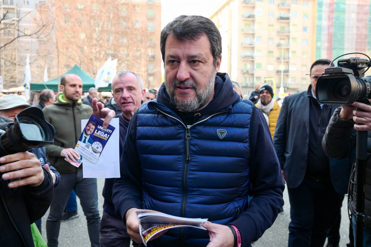 "Obbrobrioso". Salvini chiude all'utero in affitto: "Dovrebbe essere reato internazionale"