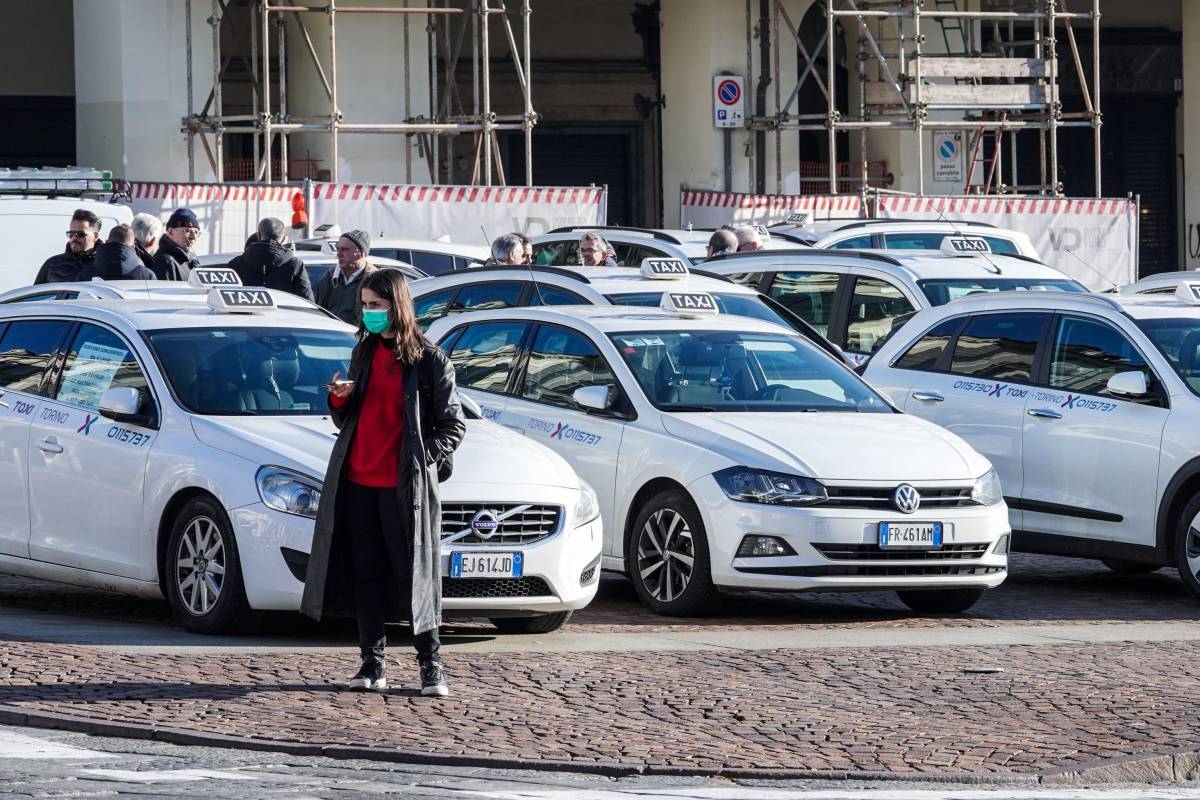 Furti di batterie e di altri pezzi d’auto: a Roma le vittime preferite sono i tassisti