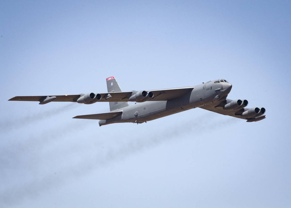 Tensione nei cieli: la Russia intercetta bombardieri Usa ai confini. E i droni ucraini colpiscono la Crimea