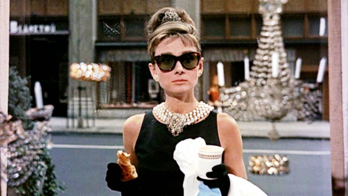 Colazione da Tiffany, quelle assurde accuse di razzismo sul film con Audrey Hepburn