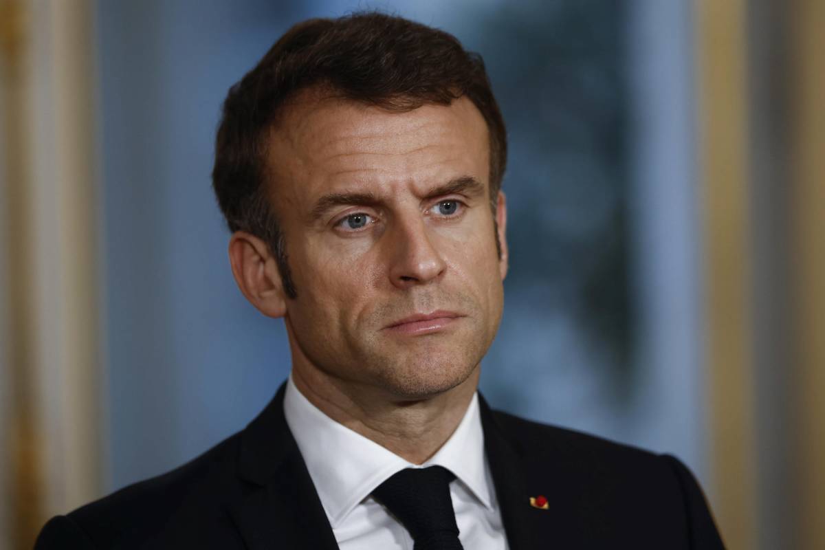 Le cinque ragioni della svolta di Macron. Vacilla l'asse con Berlino e cerca Roma