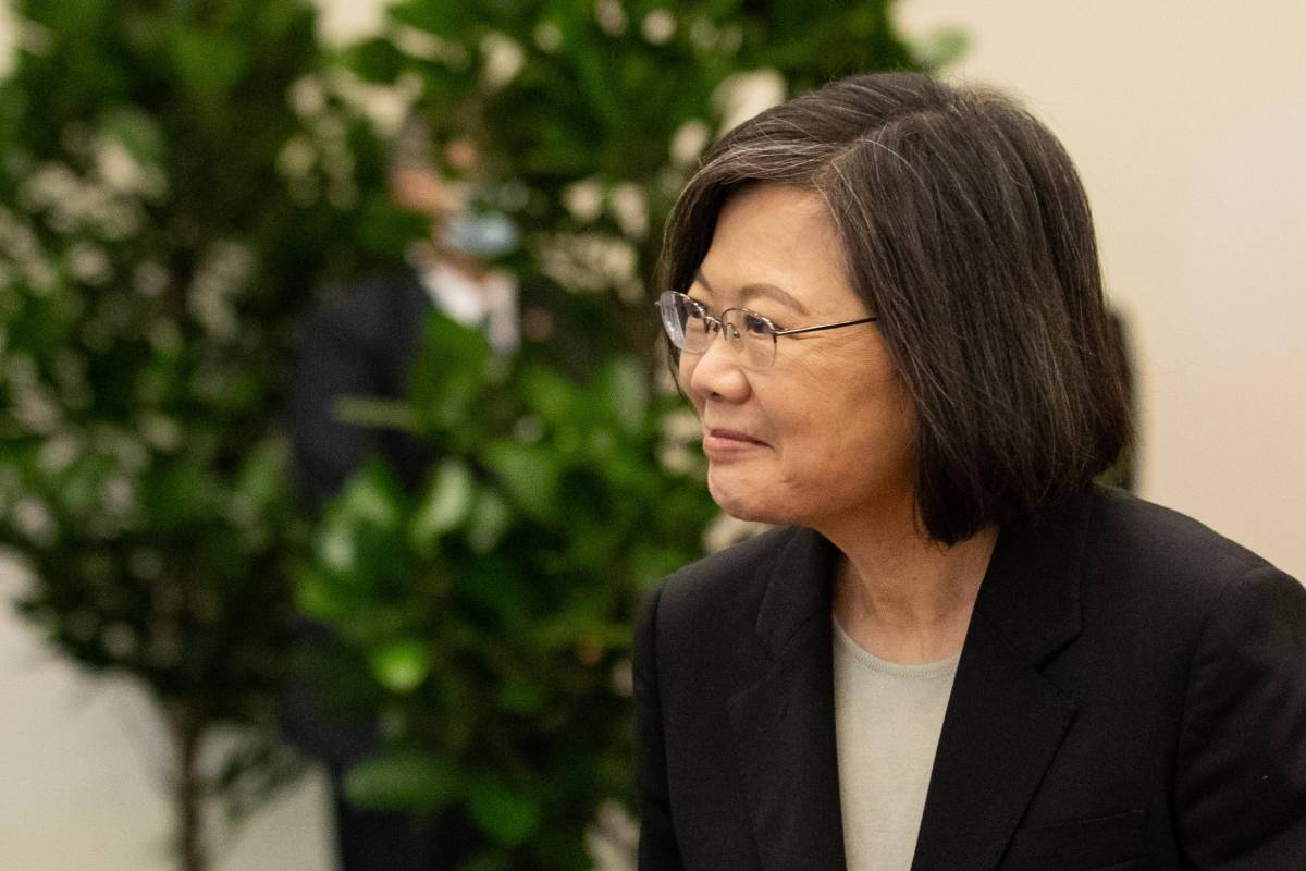 La presidente di Taiwan in viaggio verso gli Usa. Ma la Cina minaccia: "Pronti a contrattaccare"