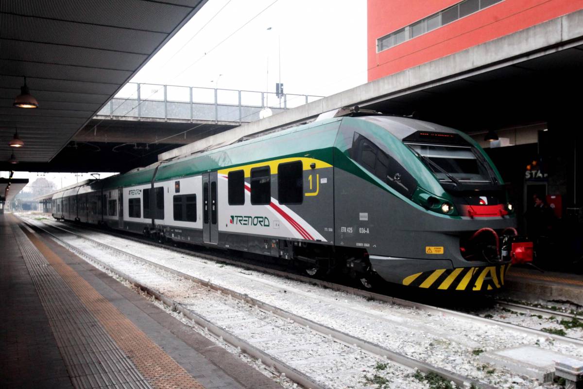 Orrore a Milano, la violenza choc in pieno giorno sul treno dei pendolari