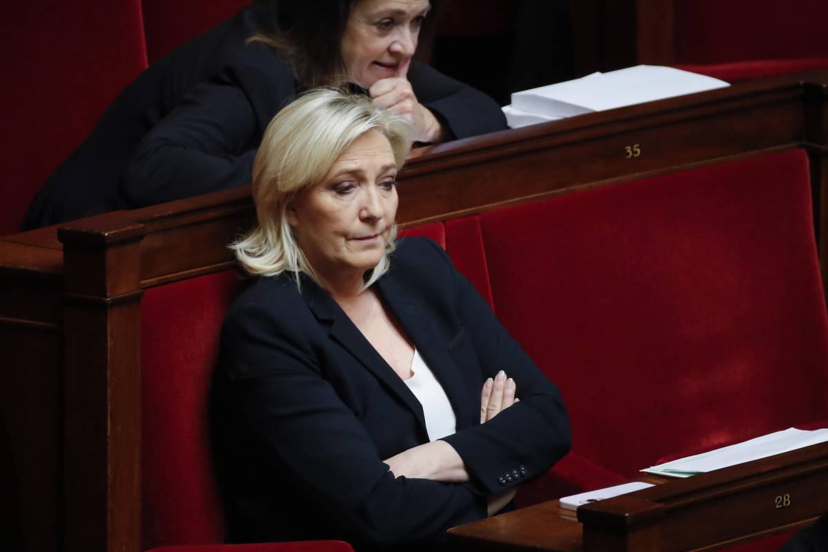 Marine Le Pen va a processo: "Appropriazione indebita di fondi europei"