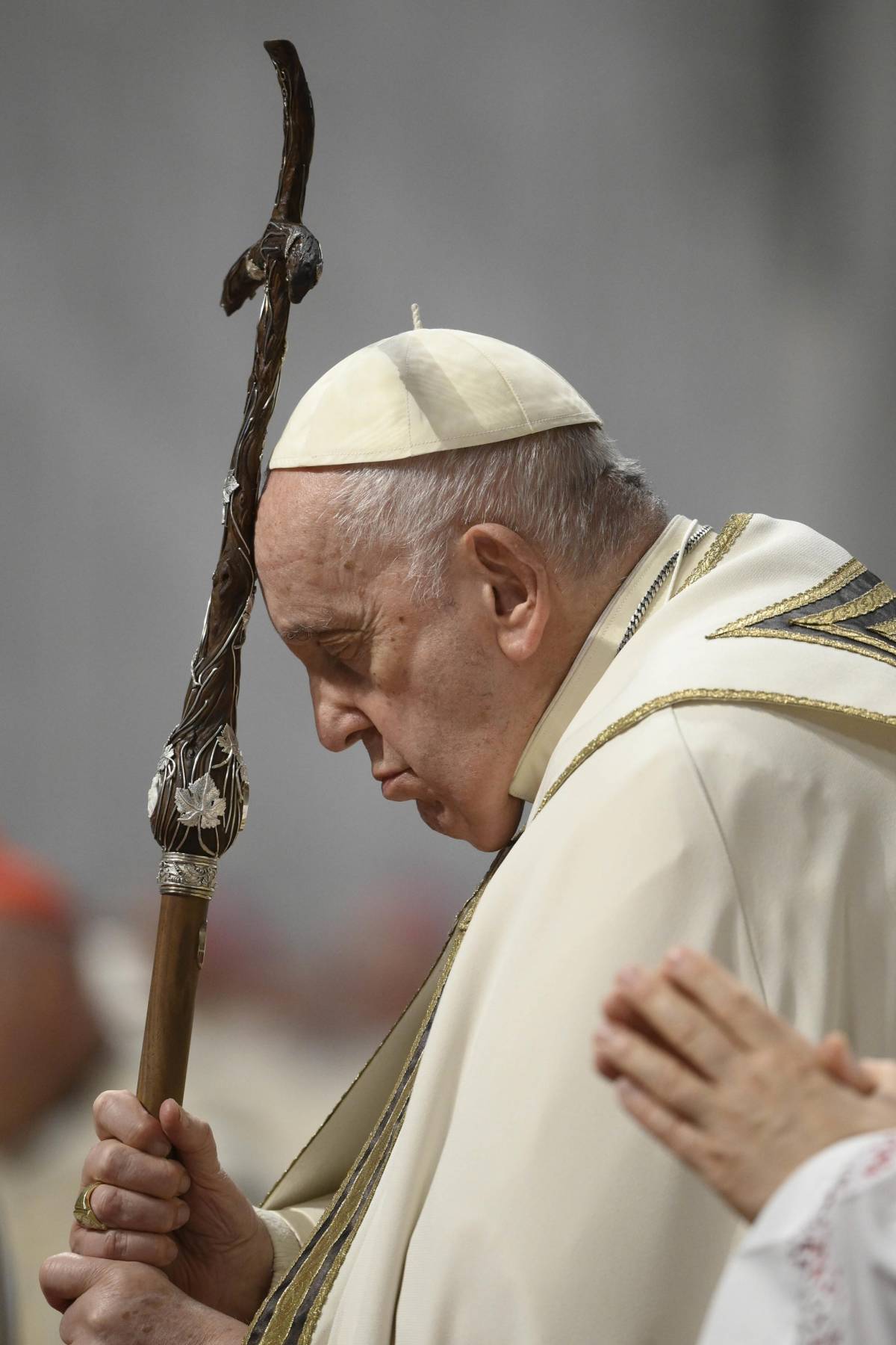 Papa Francesco rinuncia alla via crucis al Colosseo: ecco perché