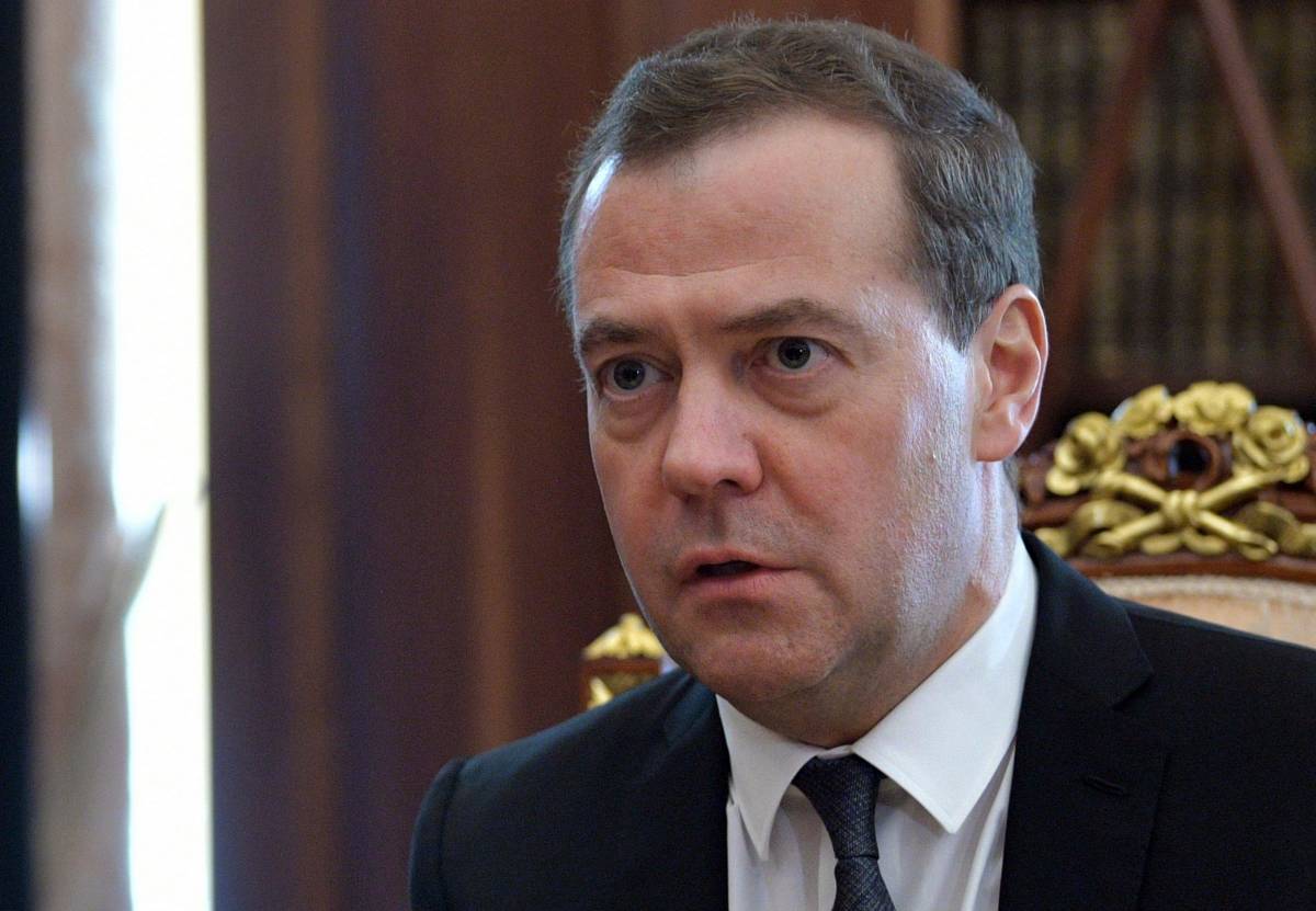 Medvedev: istruttori Gb e fabbriche tedesche di missili saranno "legittimi bersagli"