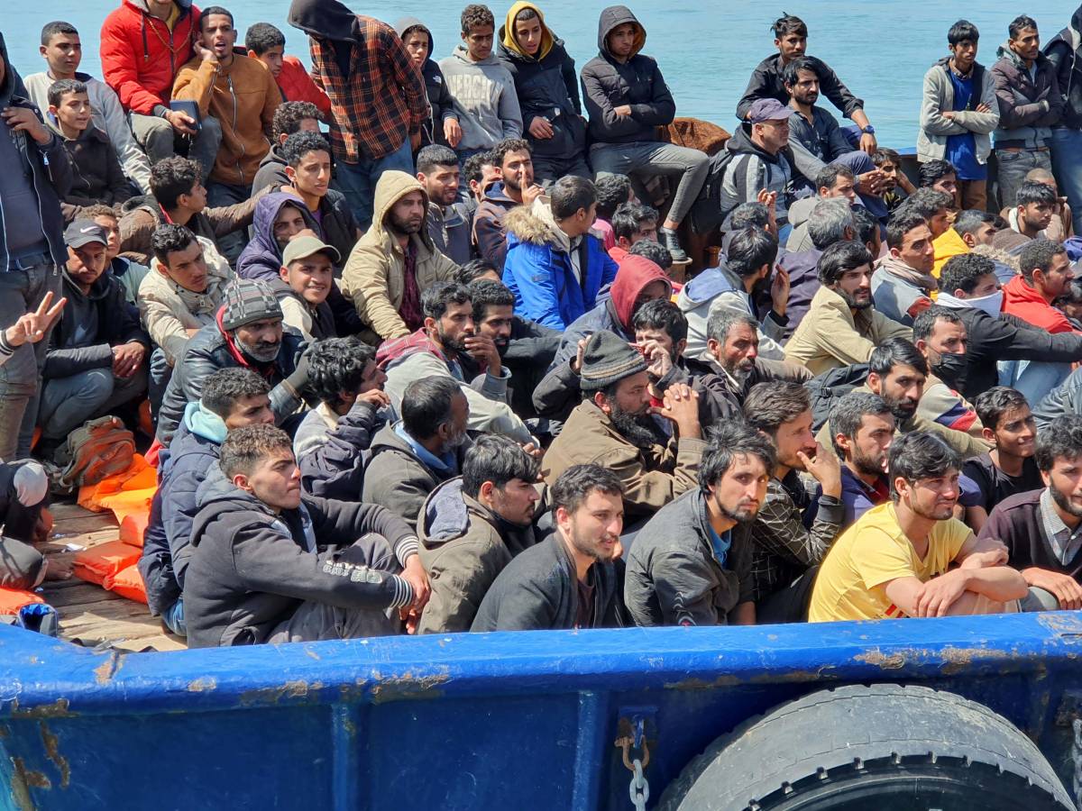 L'Italia salva 1.200 migranti in 24 ore. Ma l'Ong attacca: "Politiche micidiali"